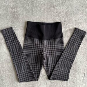 Avocado Black Grey High Rise 25 Inch Leggings XS/S